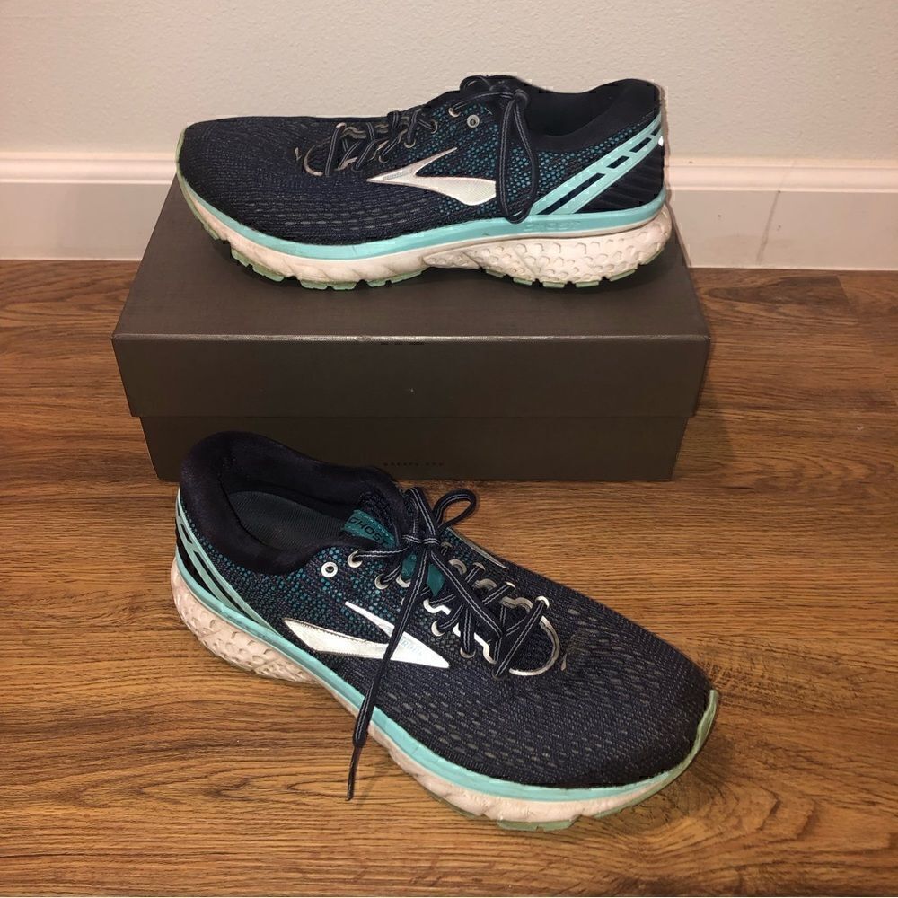 BROOKS ghost navy blue athletic training running shoes sneakers sz 10 women’s